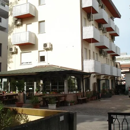 Hotel La Quercia *